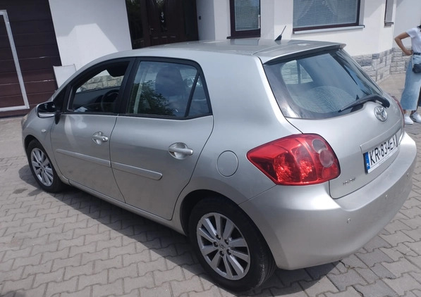 Toyota Auris cena 8500 przebieg: 356000, rok produkcji 2007 z Kraków małe 67